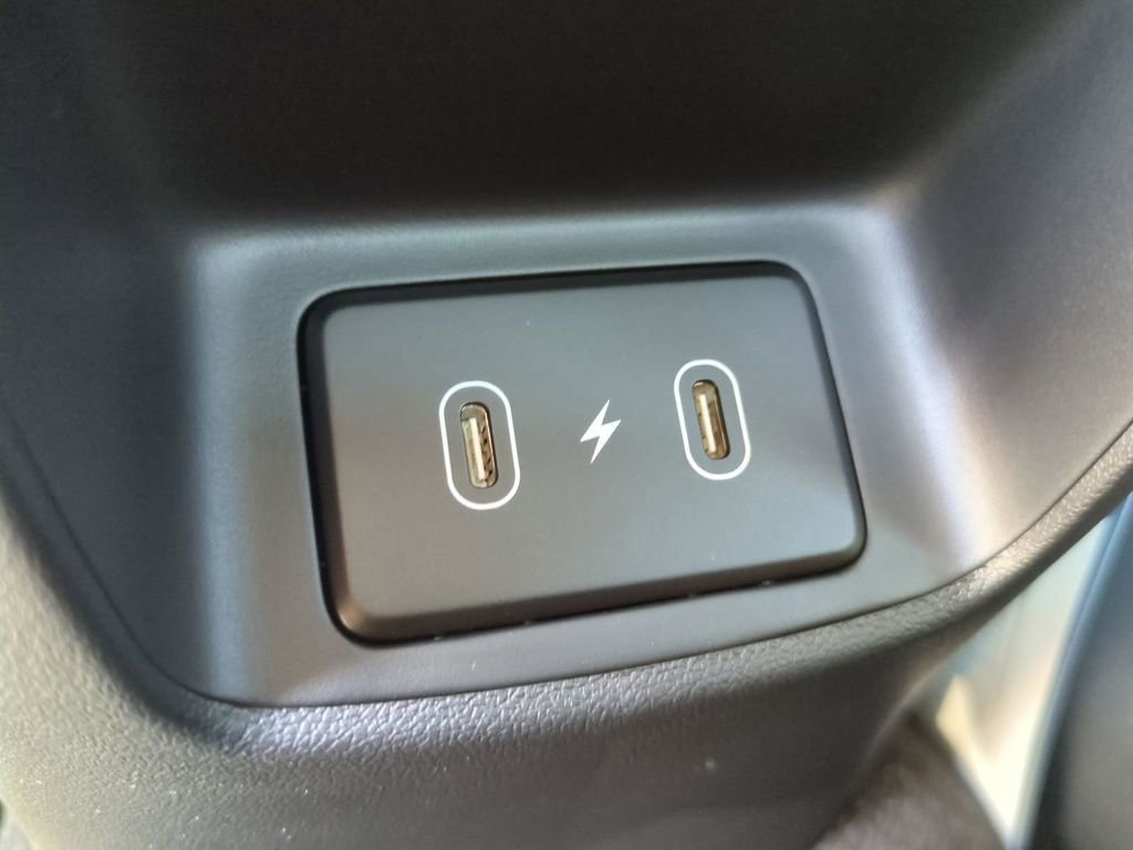 New 2026 Hyundai Elantra Limited image 15