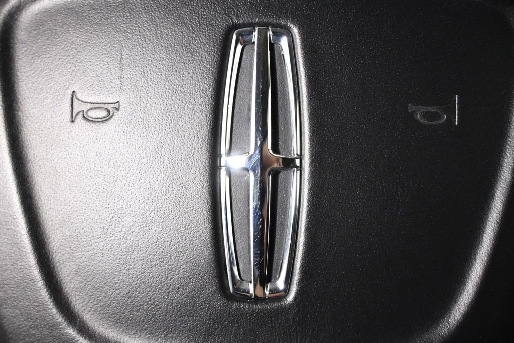 Certified 2022 Lincoln Nautilus Reserve w/ Monochromatic Package image 35