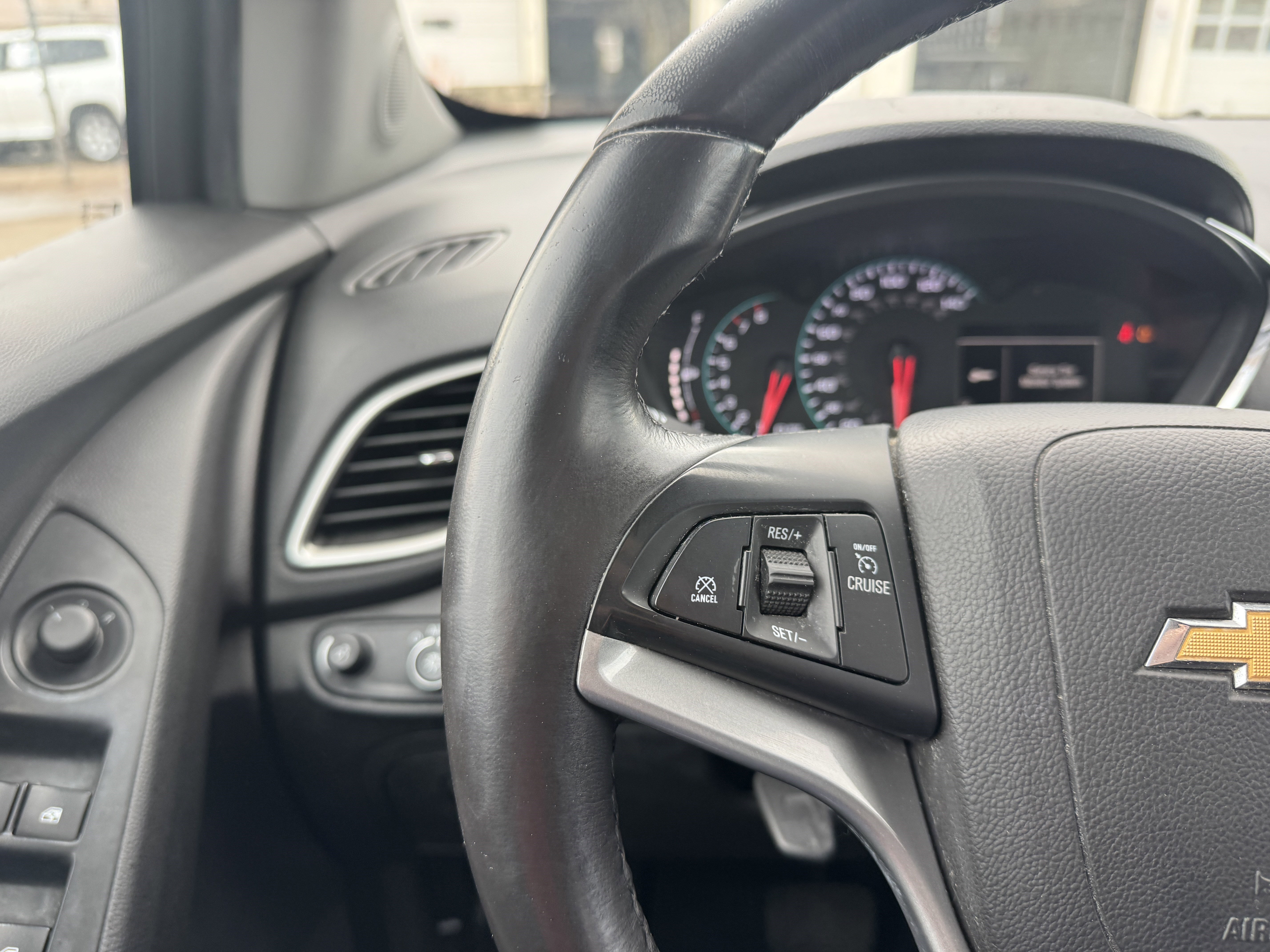 Used 2018 Chevrolet Trax LT w/ LT Convenience Package image 22