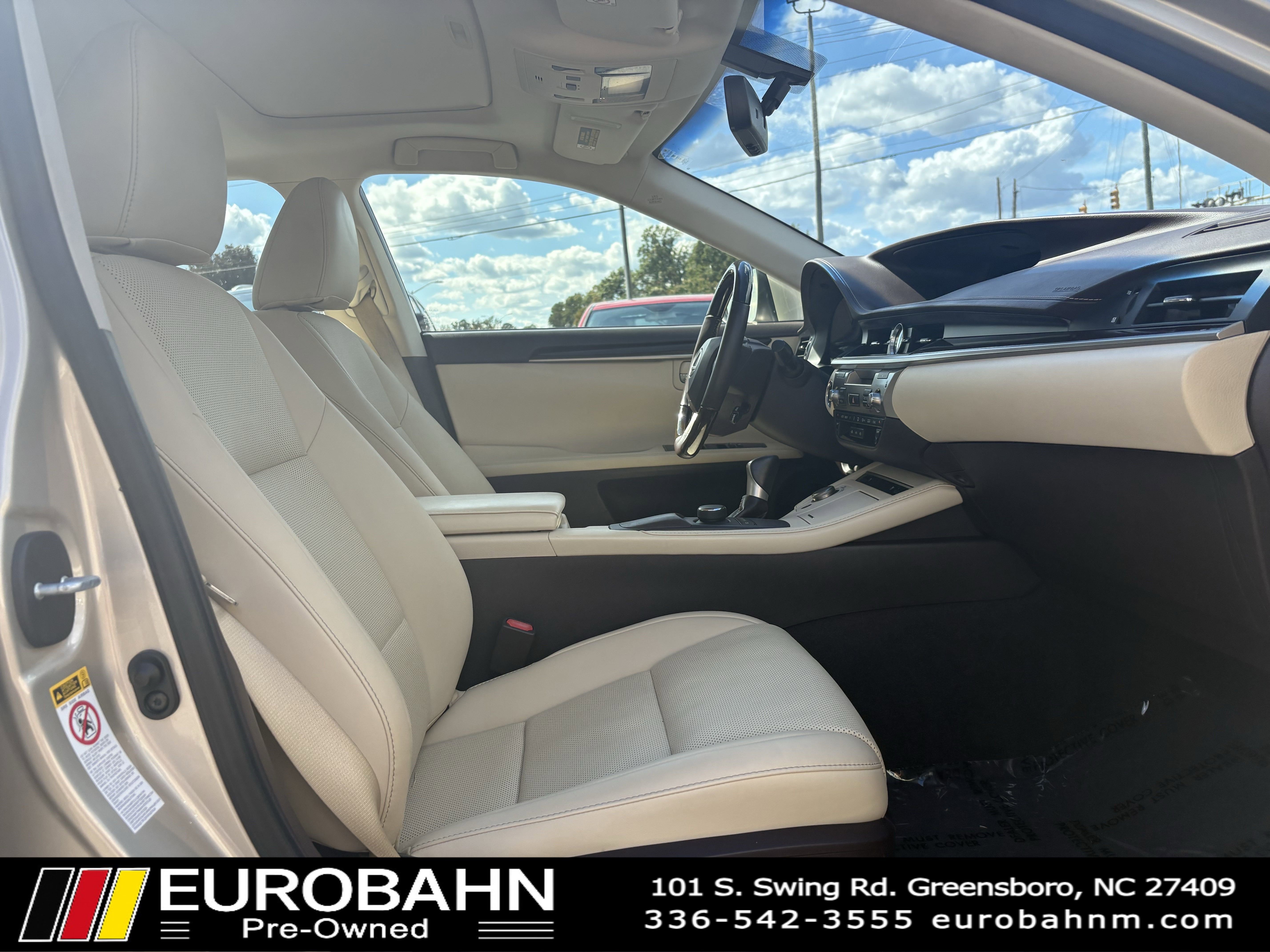 Used 2016 Lexus ES 350 w/ Premium Package w/Wood Trim image 15