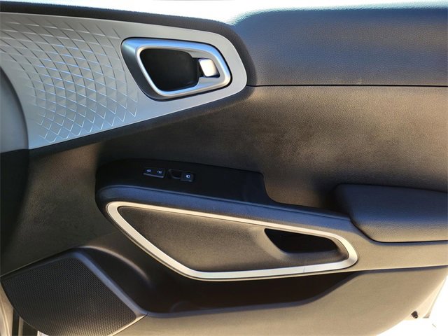Used 2024 Kia Soul LX w/ Option Group 015 image 6
