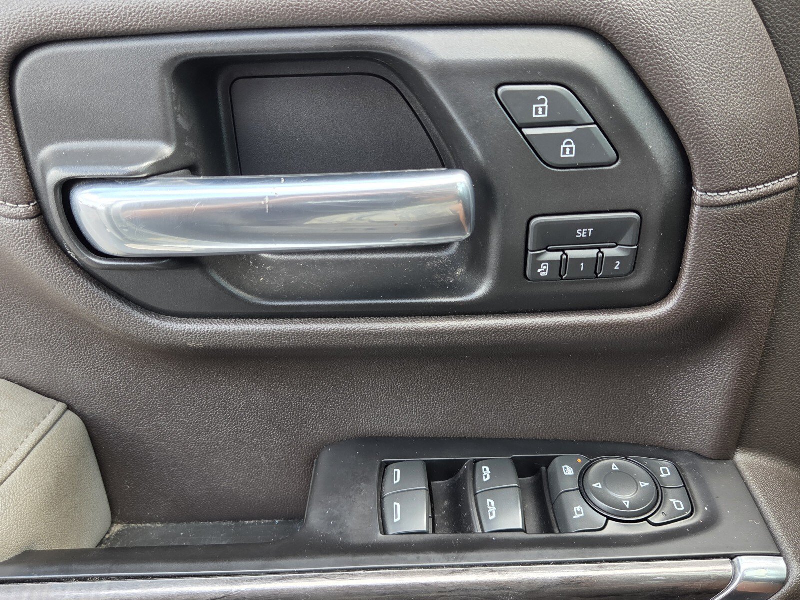 Used 2019 Chevrolet Silverado 1500 LTZ w/ LTZ Plus Package AWD/4WD image 13
