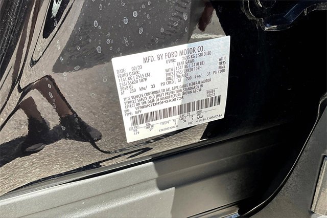 Used 2023 Ford Explorer XLT w/ Equipment Group 202A image 19
