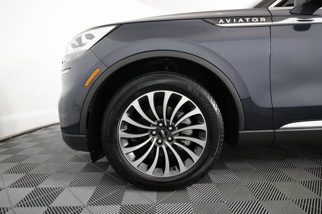 Used 2023 Lincoln Aviator Reserve w/ Equipment Group 201A image 9