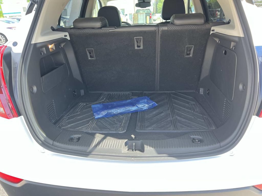 Used 2022 Buick Encore Preferred w/ Safety Package AWD/4WD image 10