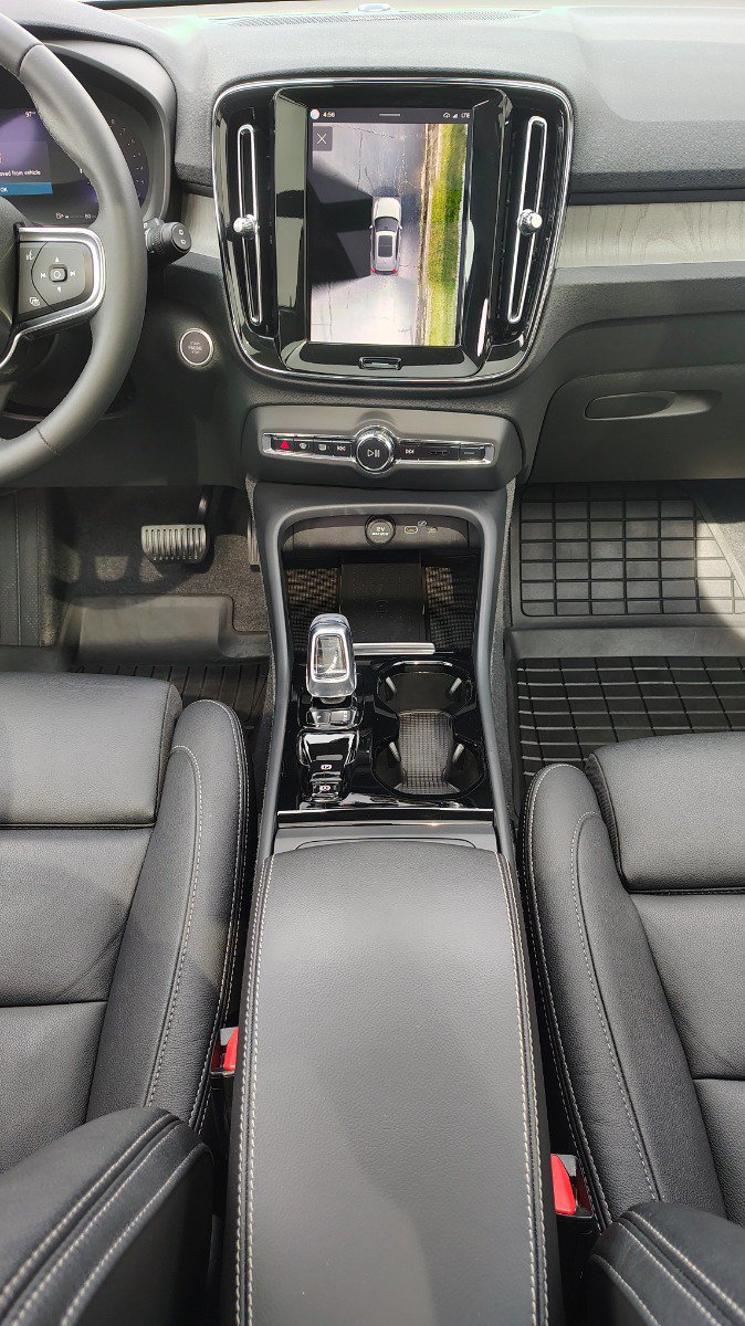 Used 2024 Volvo XC40 B5 Ultimate w/ Protection Package Premier AWD/4WD image 21