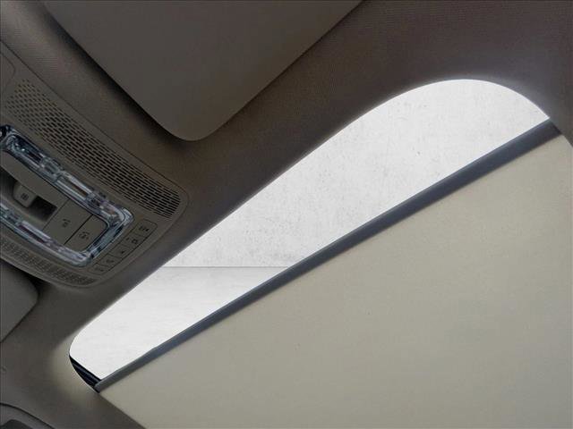 Used 2023 Mercedes-Benz EQB 350 4MATIC SUV image 13