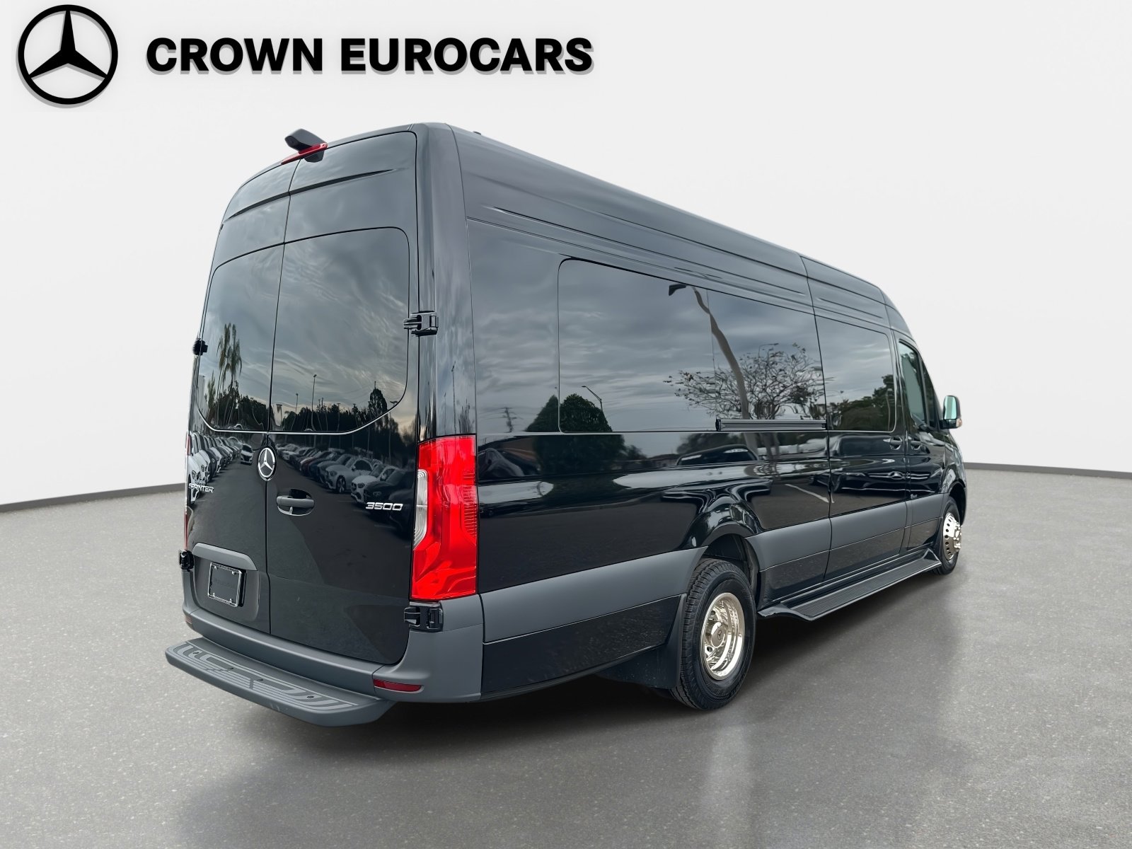 Used 2025 Mercedes-Benz Sprinter 3500 image 4