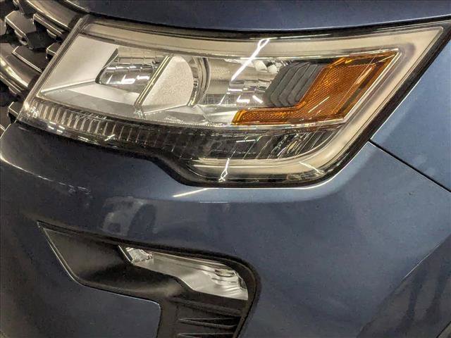 Used 2018 Ford Explorer XLT w/ Equipment Group 202A FWD image 8