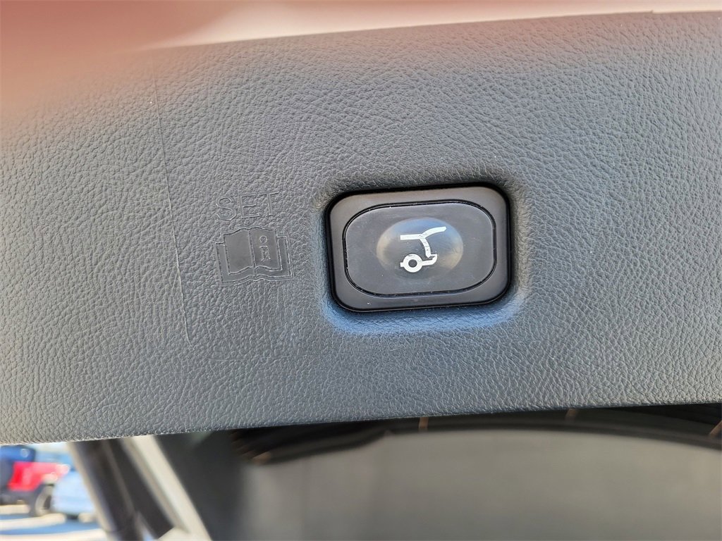 Used 2022 Lincoln Nautilus Reserve image 10