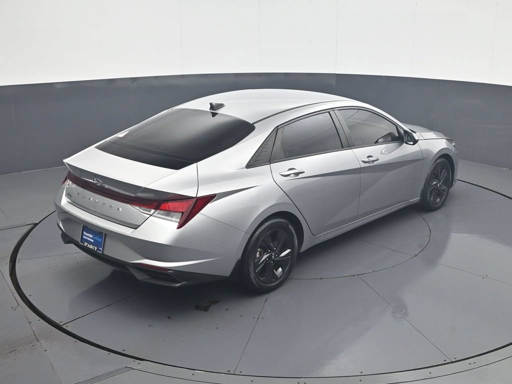 Certified 2022 Hyundai Elantra SEL FWD image 18