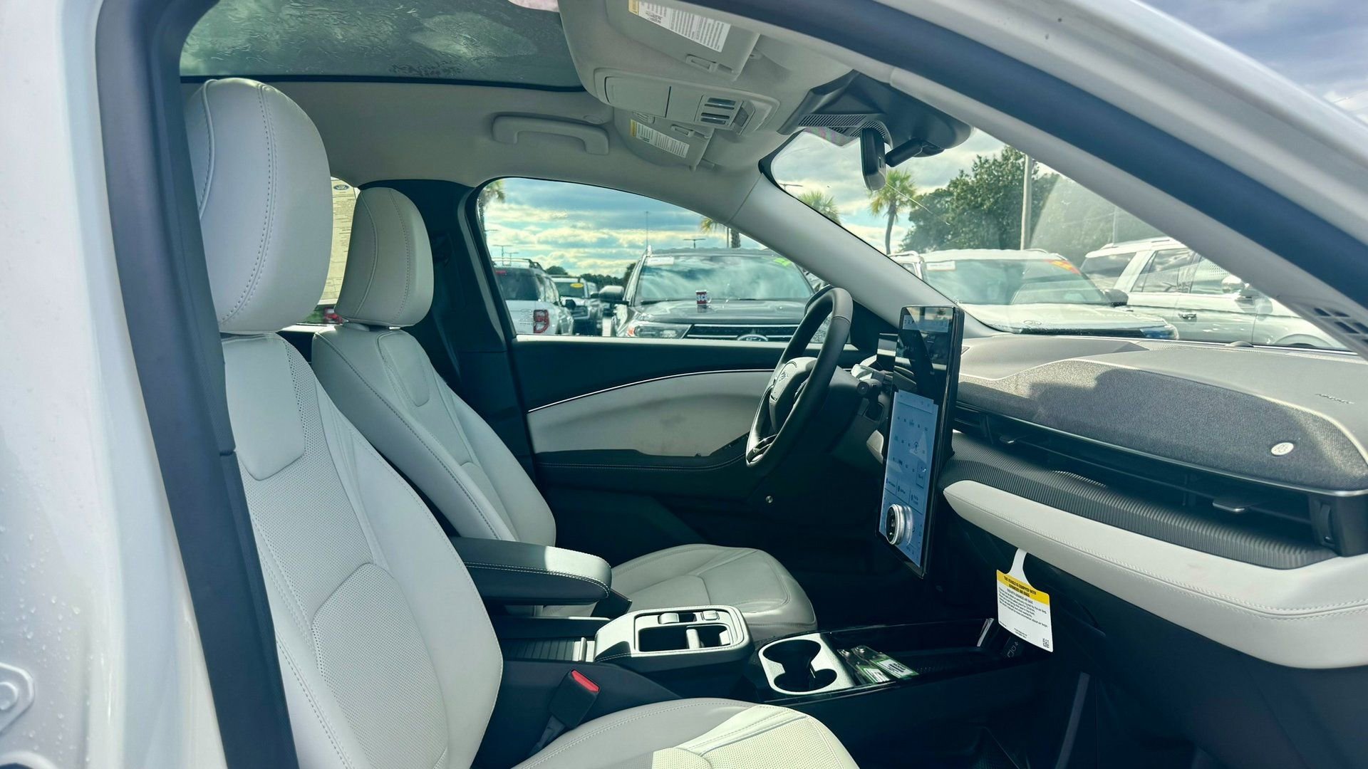 New 2025 Ford Mustang Mach-E Premium image 5