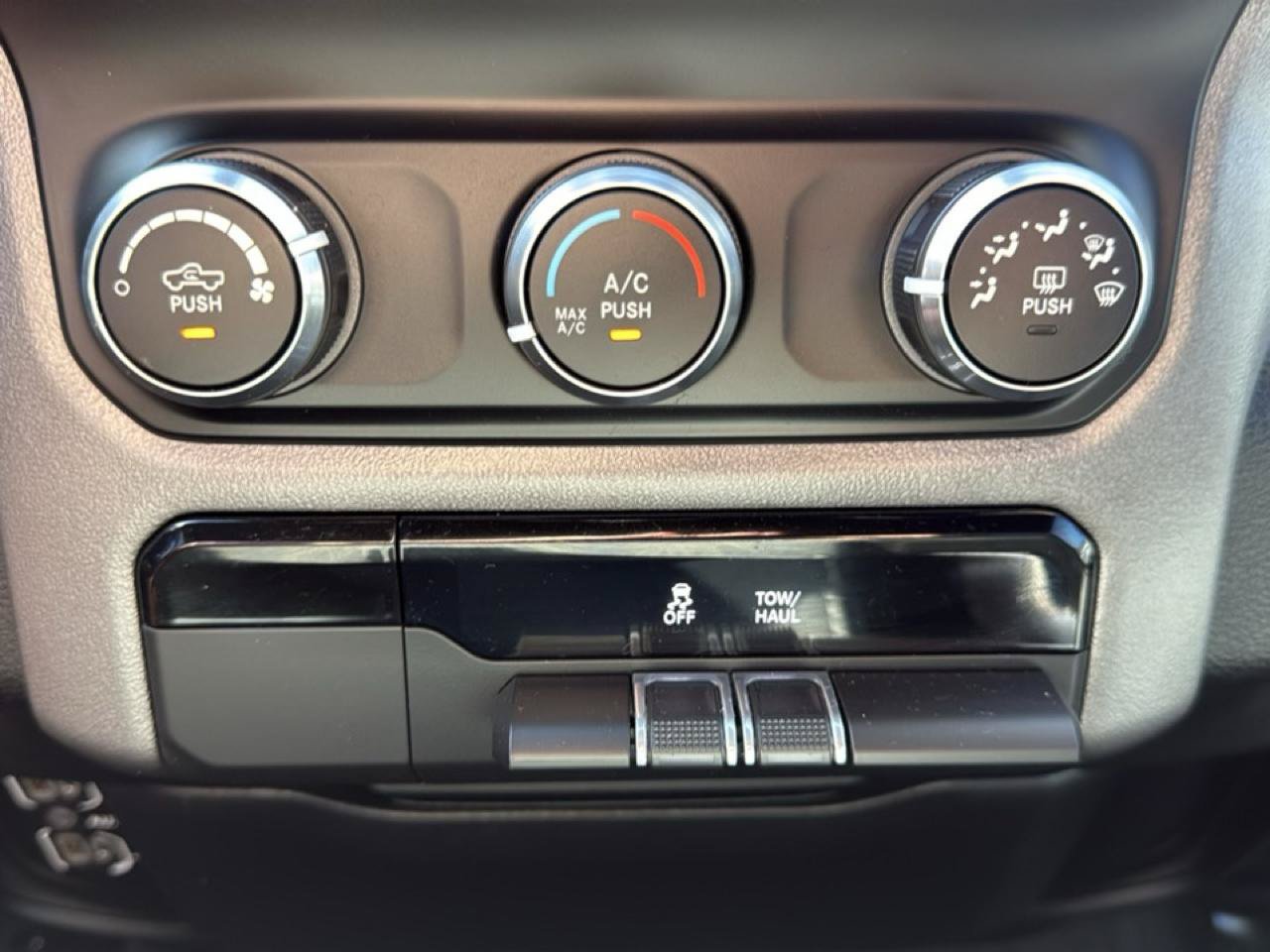 Used 2021 RAM 1500 Big Horn RWD image 34
