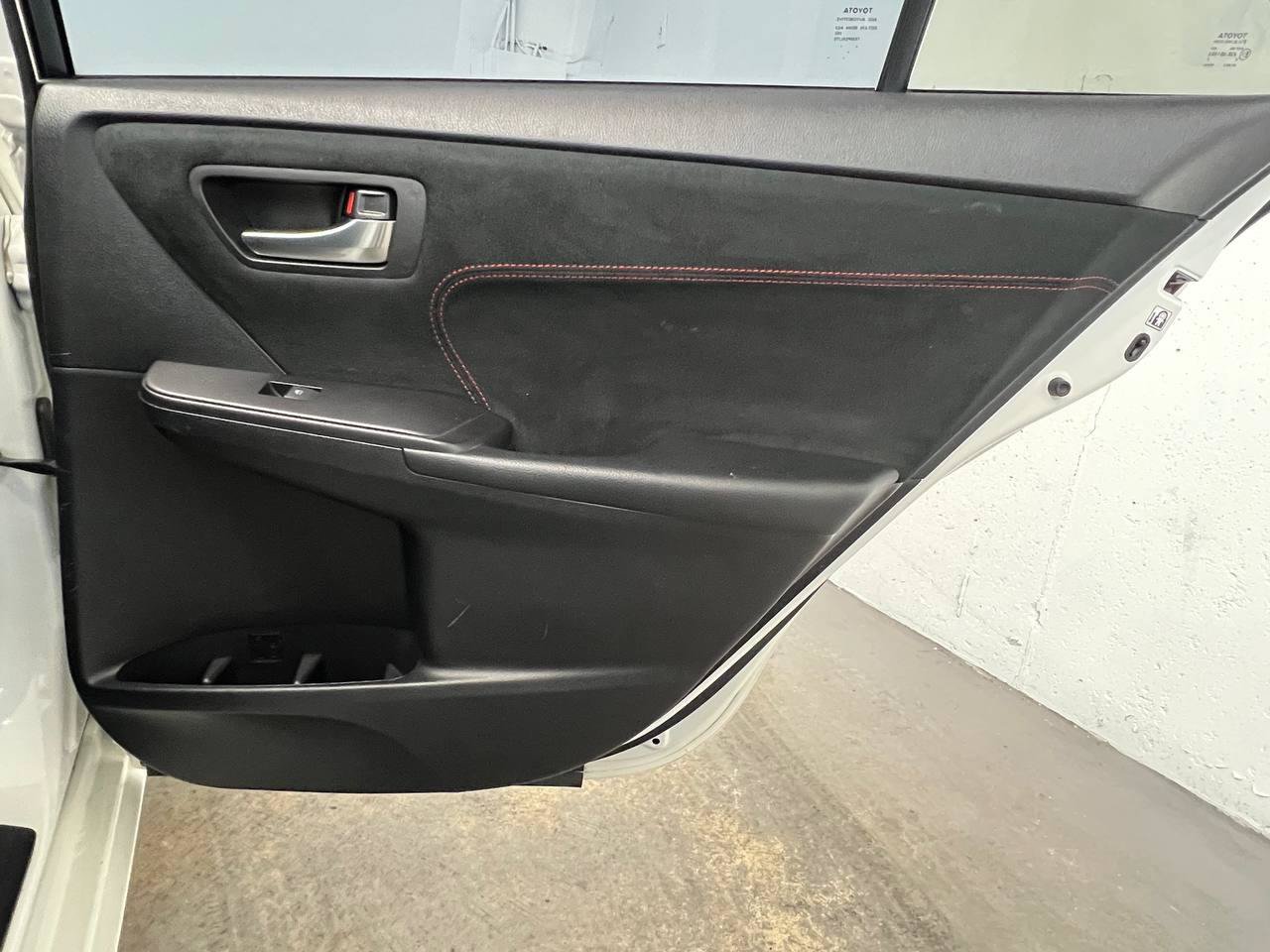 Used 2015 Toyota Camry XSE w/ Moonroof Package FWD image 13