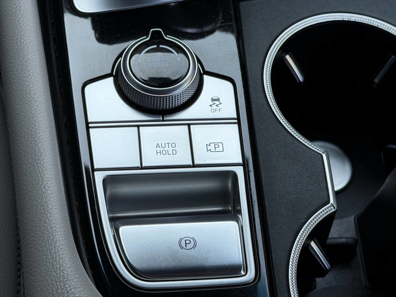 Used 2023 Genesis G70 2.0T AWD/4WD image 29