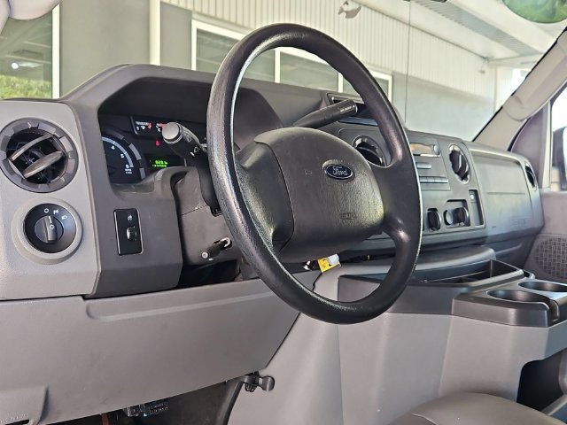 Used 2014 Ford E-250 and Econoline 250 w/ Power Group RWD image 11