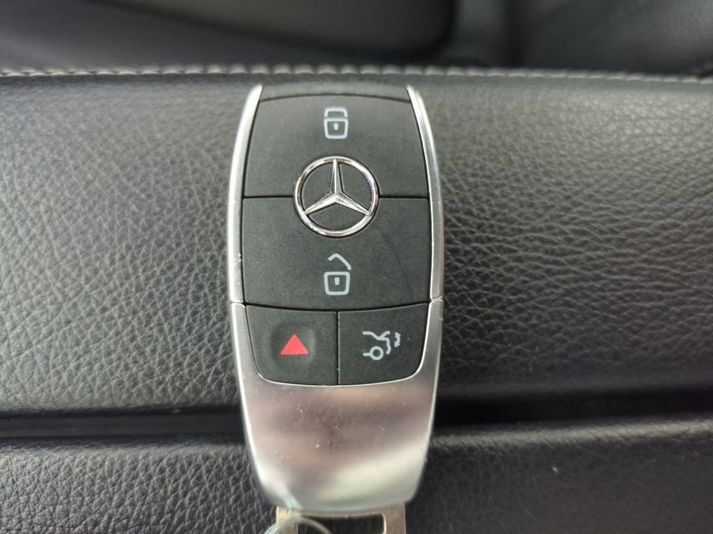 Used 2022 Mercedes-Benz GLB 250 image 38