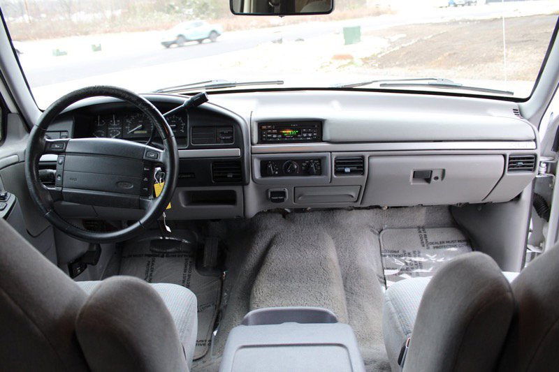 Used 1995 Ford Bronco XLT image 16