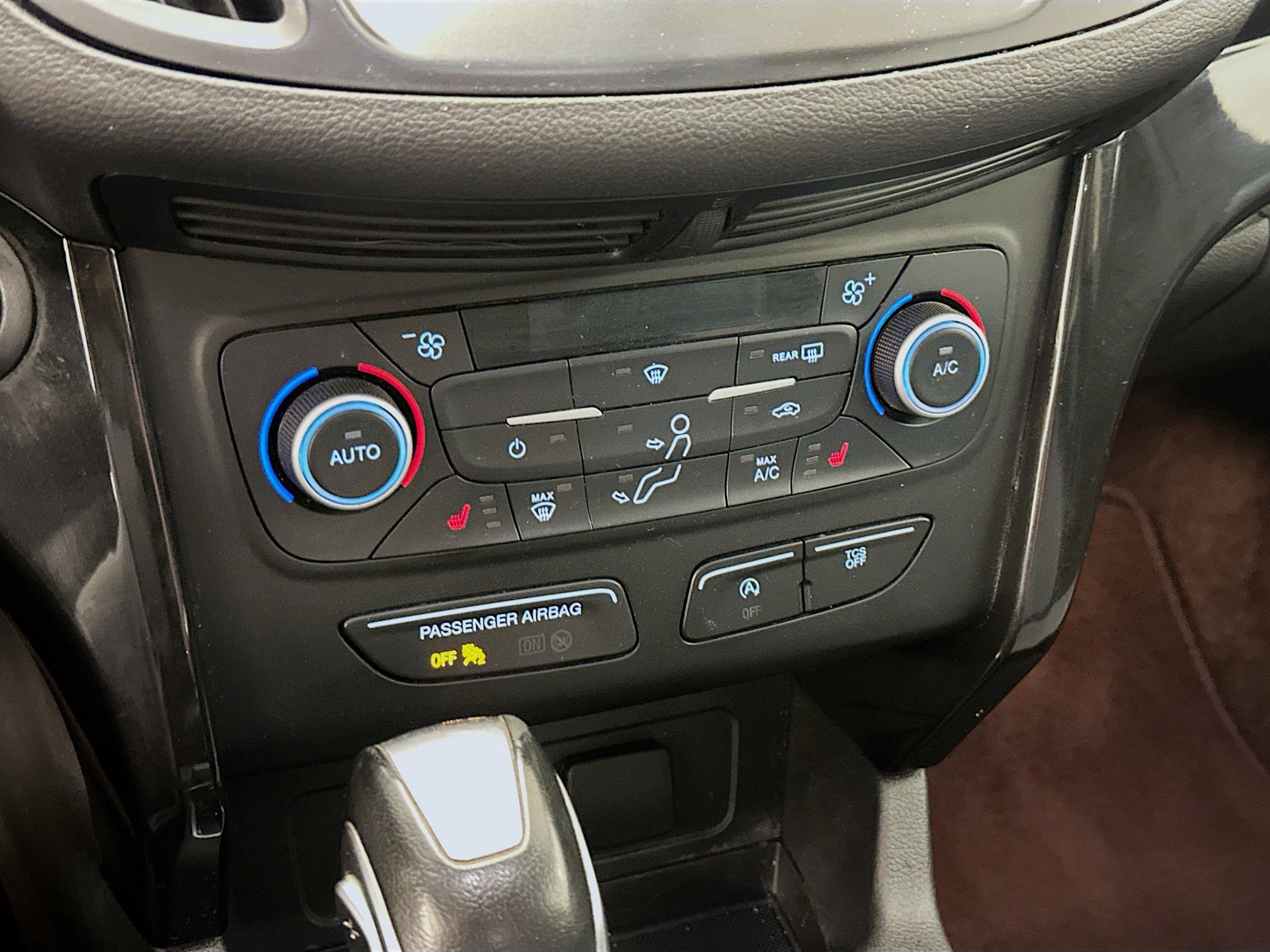 Used 2019 Ford Escape SE image 23