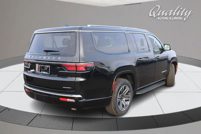 Used 2024 Jeep Wagoneer L Series II w/ Flexible Seating Group image 4
