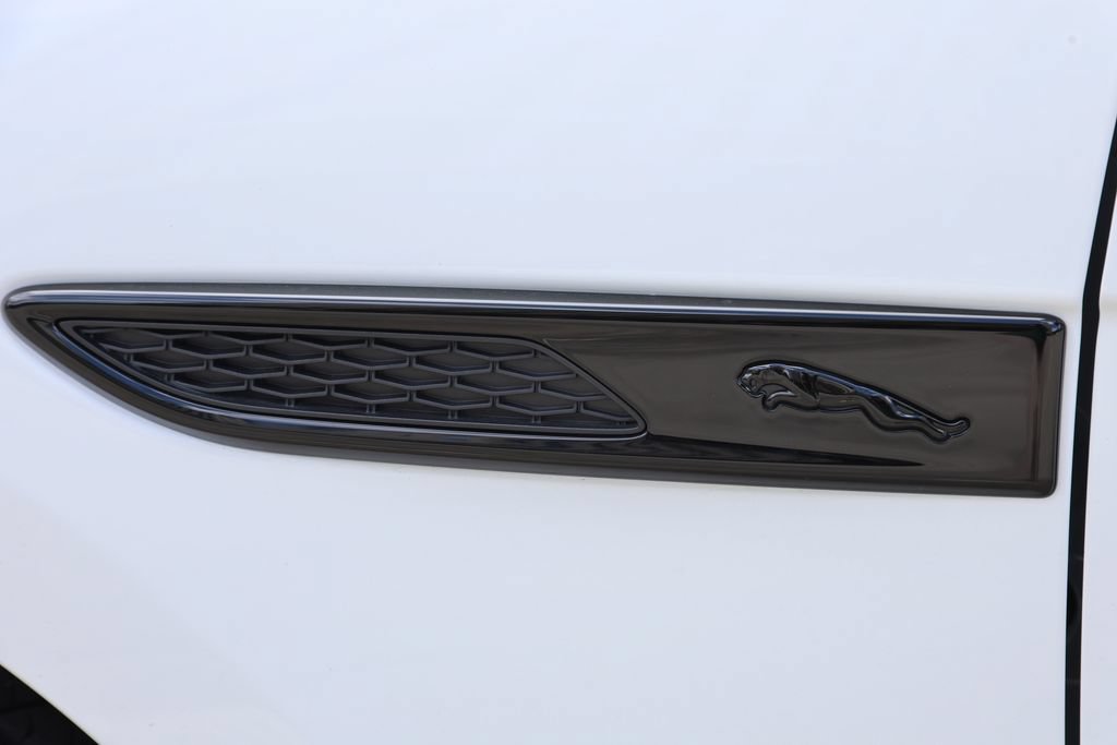 Certified 2026 Jaguar F-PACE R-Dynamic S AWD/4WD image 6