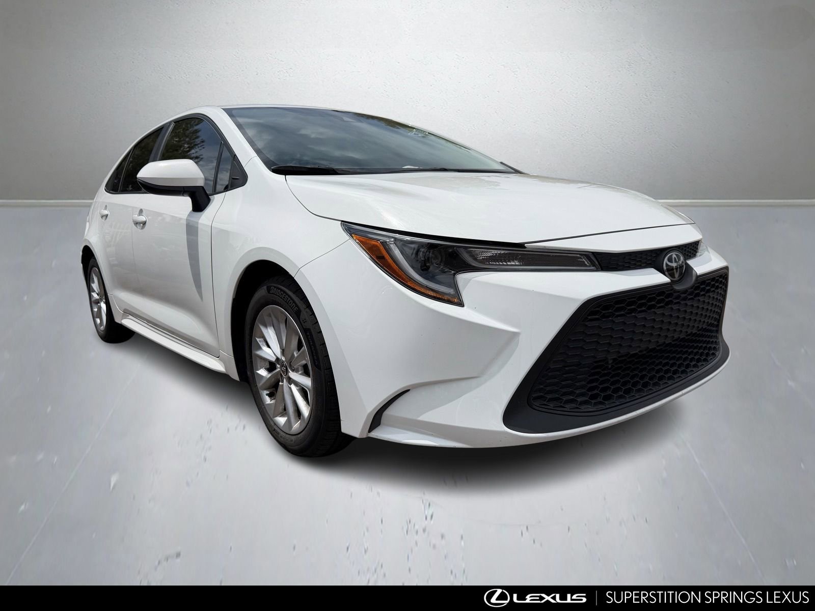 Used 2020 Toyota Corolla LE w/ LE Premium Package image 2