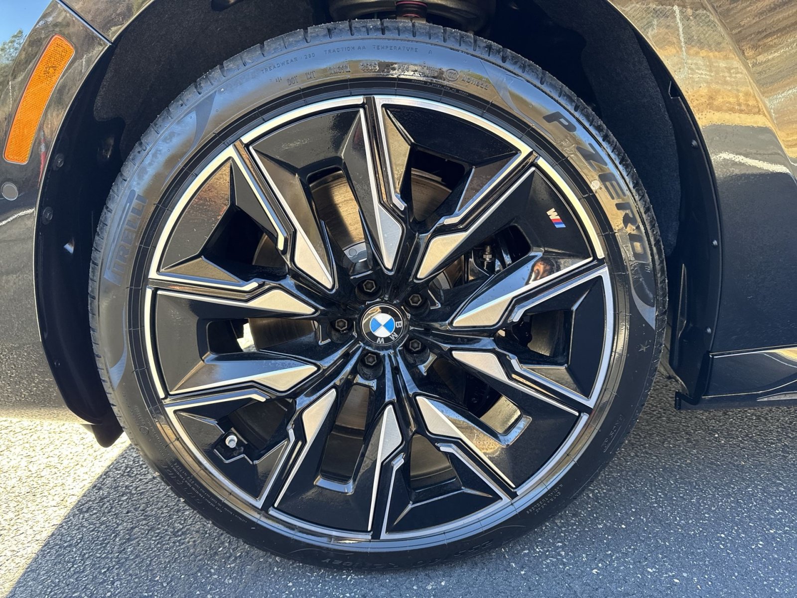 New 2026 BMW i7 M70 AWD/4WD image 7
