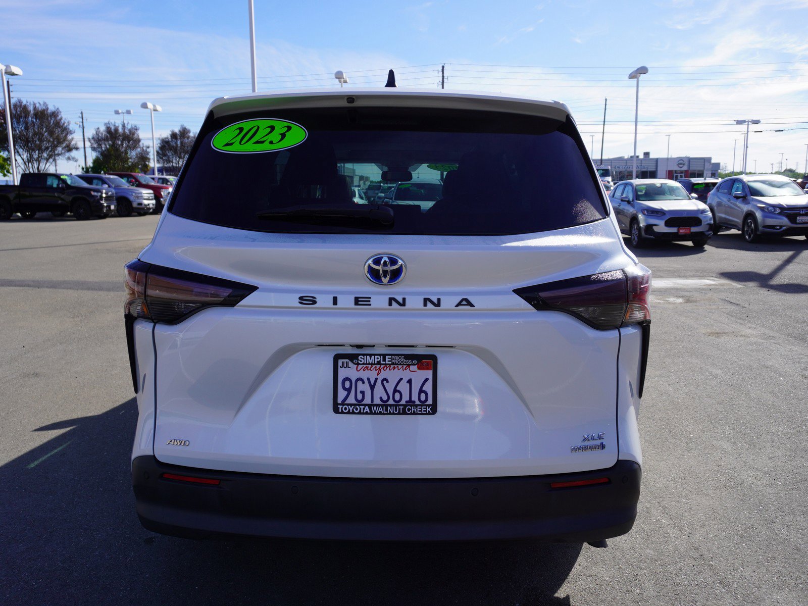 Used 2023 Toyota Sienna XLE image 10