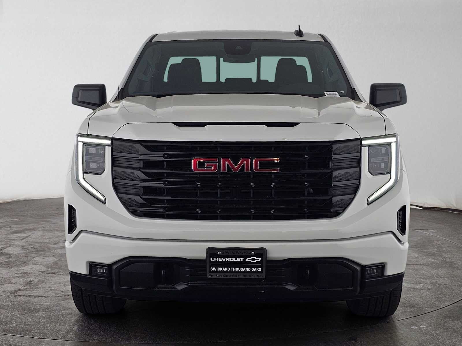 Used 2025 GMC Sierra 1500 Elevation w/ Preferred Package AWD/4WD image 8