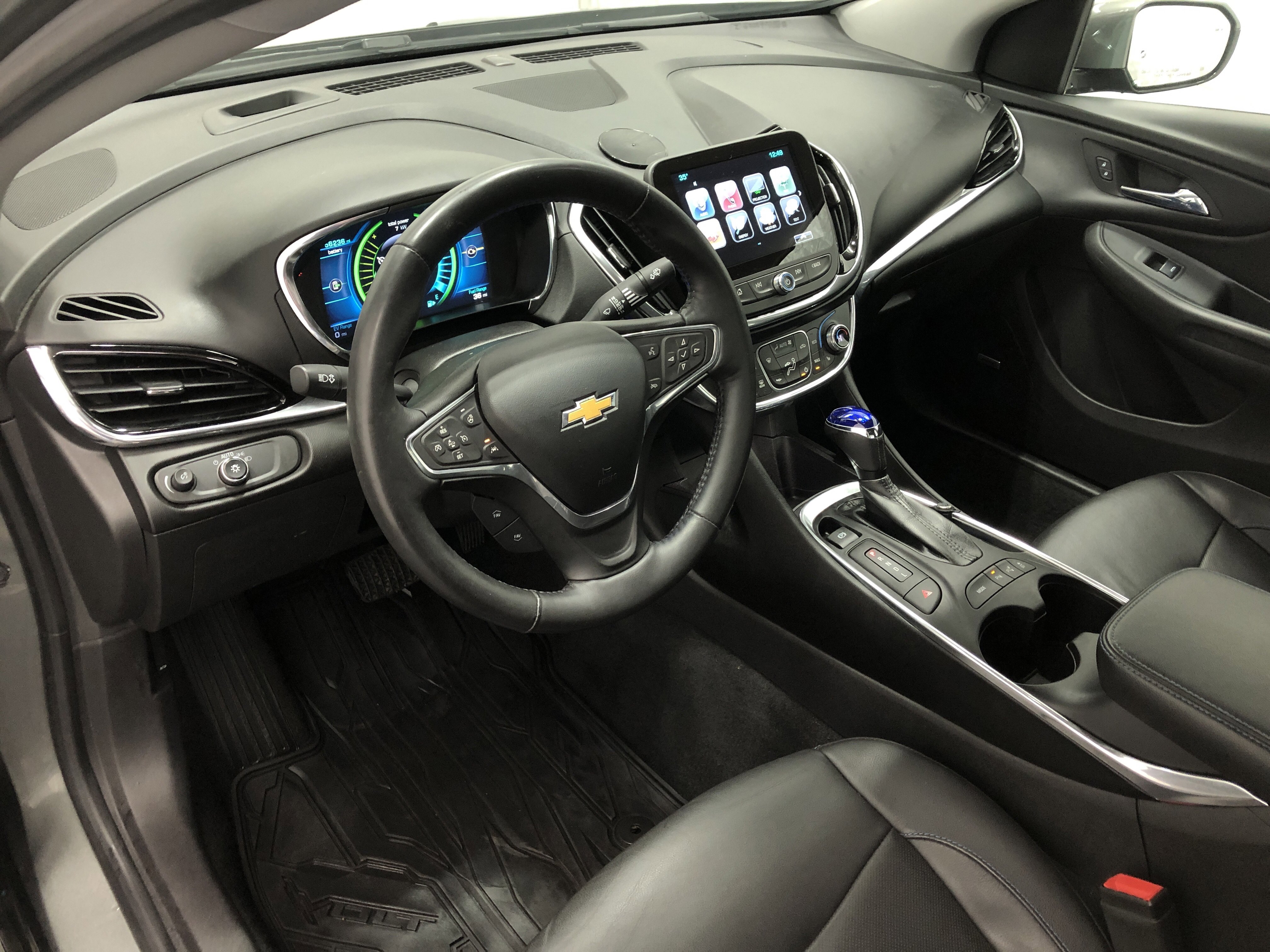 Used 2017 Chevrolet Volt Premier w/ Driver Confidence II Package image 12