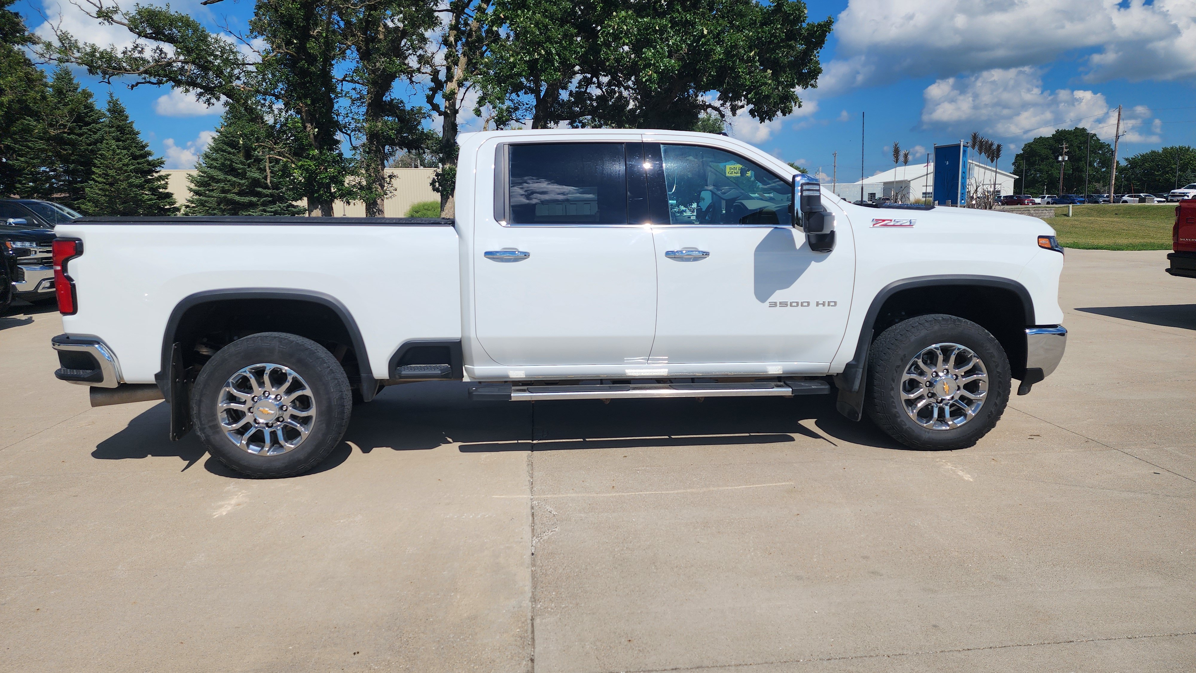 Used 2026 Chevrolet Silverado 3500 LTZ w/ LTZ Plus Package AWD/4WD image 4