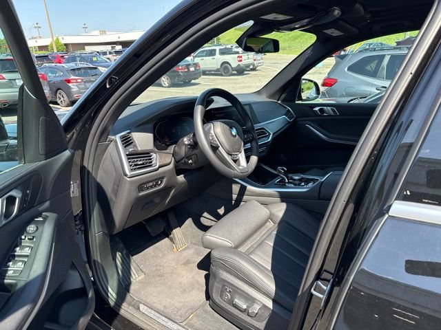 Used 2022 BMW X5 xDrive40i w/ Parking Assistance Package AWD/4WD image 10