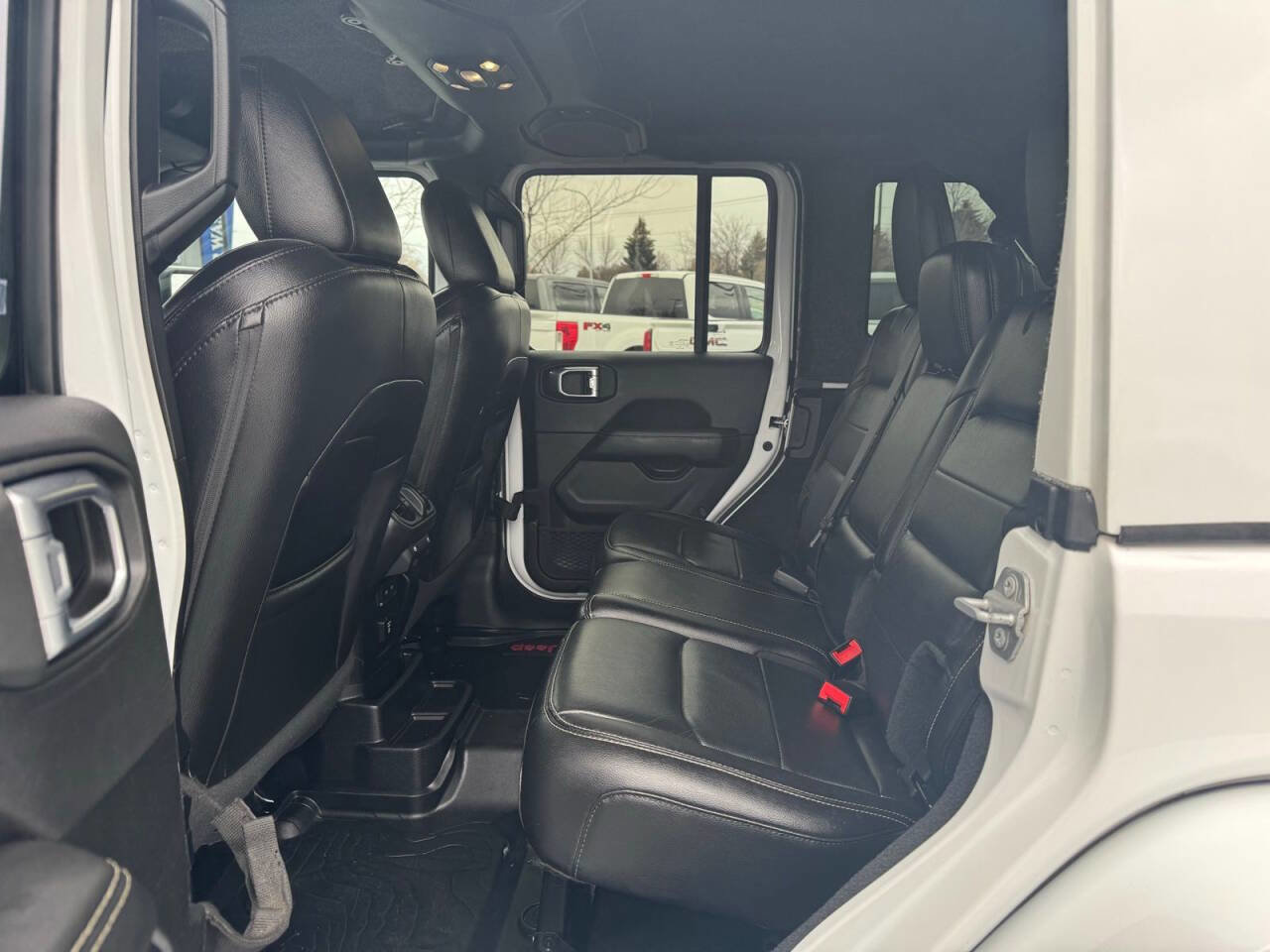 Used 2021 Jeep Wrangler Unlimited Sahara w/ Uconnect 4C Nav & Sound Group AWD/4WD image 27