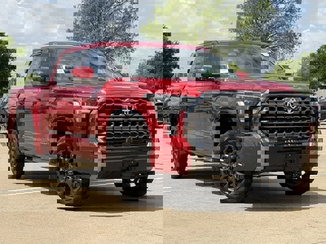 Used 2025 Toyota Tundra Platinum image 2
