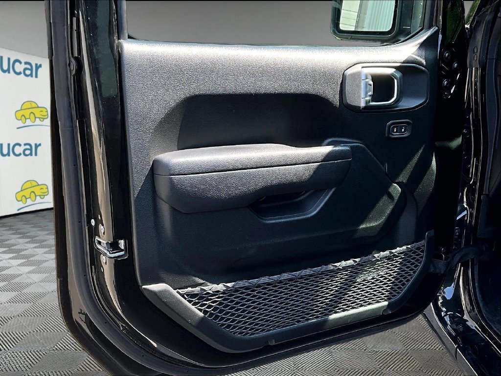 Used 2025 Jeep Wrangler Unlimited Sport AWD/4WD image 9