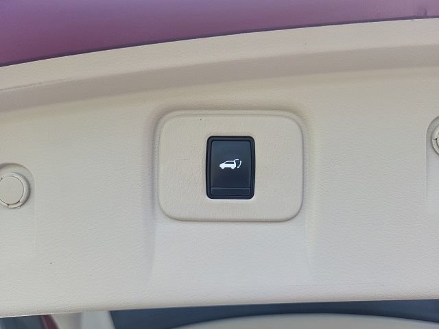 Used 2018 Nissan Murano Platinum w/ Cargo Package FWD image 21