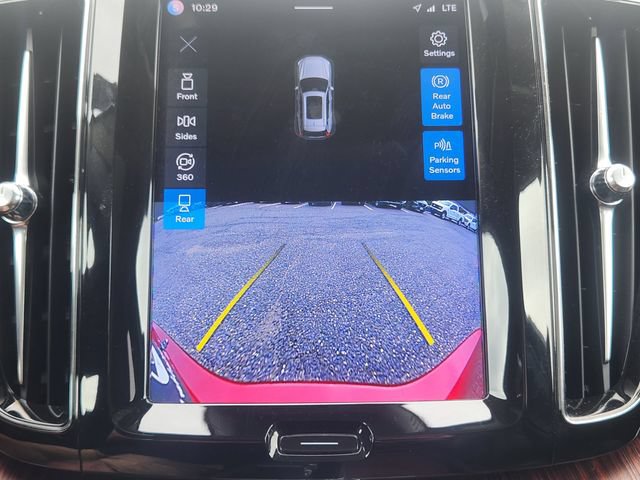 Certified 2023 Volvo XC60 B5 Plus AWD/4WD image 22
