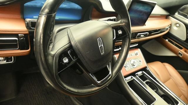 Used 2022 Lincoln Aviator Reserve w/ Equipment Group 201A RWD image 17