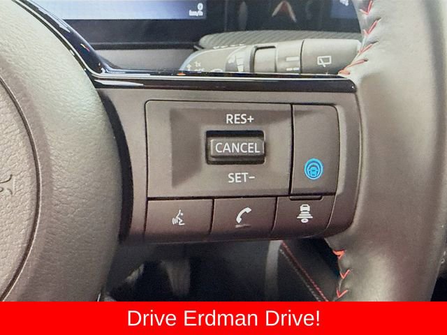 Used 2025 Nissan Kicks SR AWD/4WD image 14
