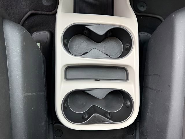 Used 2022 Chrysler Voyager LX FWD image 20