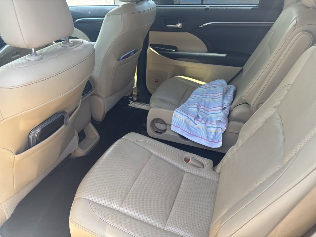 Used 2014 Toyota Highlander Limited FWD image 7