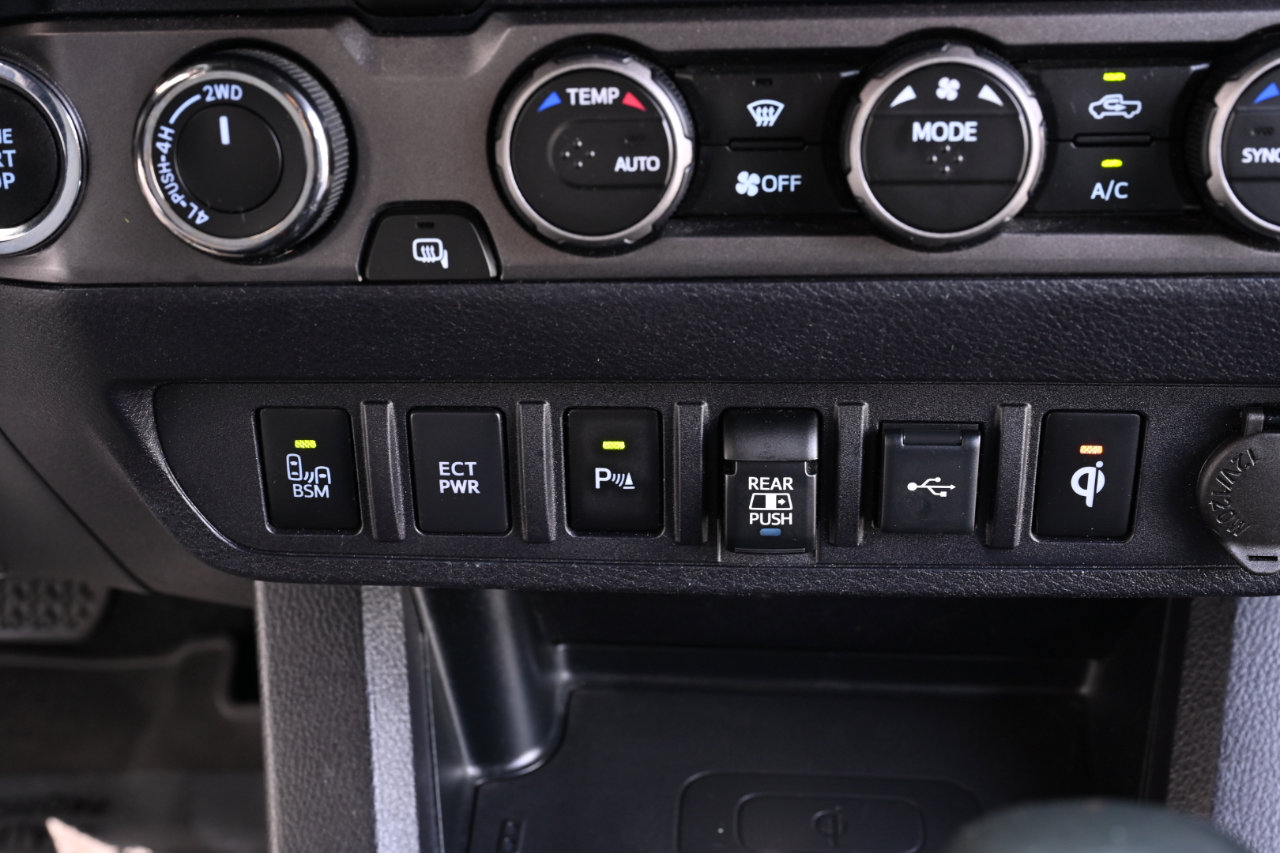 Used 2021 Toyota Tacoma TRD Off-Road w/ Technology Package image 21