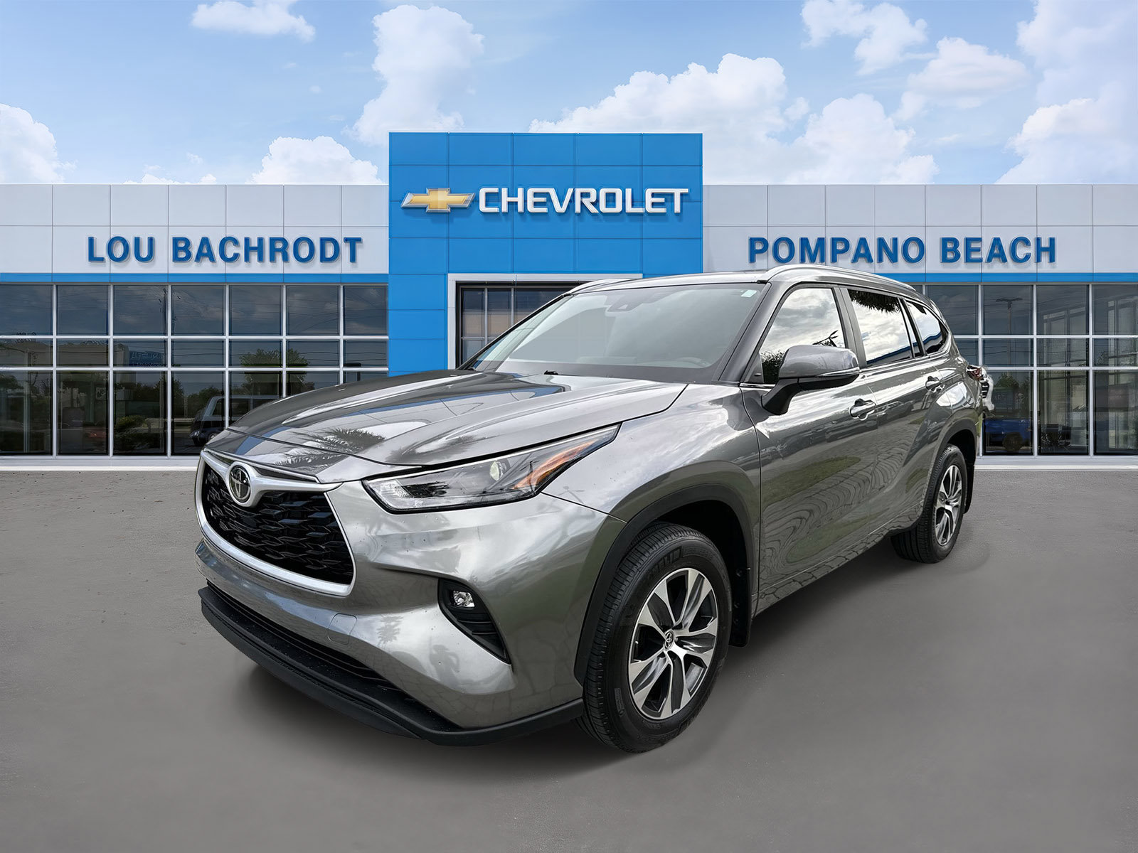 Used 2025 Toyota Highlander XLE FWD image 4