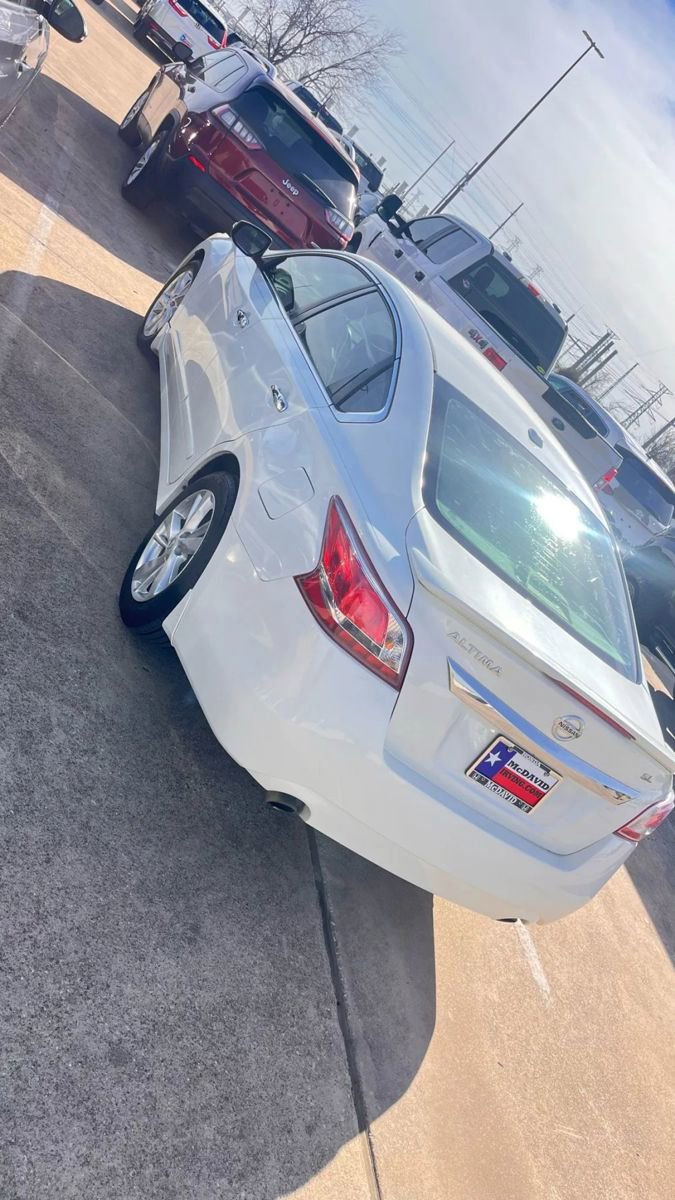 Used 2013 Nissan Altima 2.5 SL w/ Technology Pkg image 5