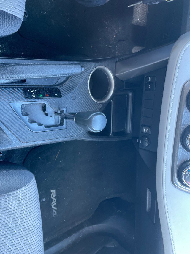 Used 2013 Toyota RAV4 LE image 16