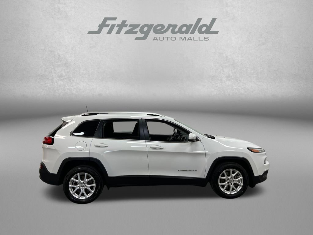 Used 2017 Jeep Cherokee Latitude w/ Safety/Convenience Group FWD image 6