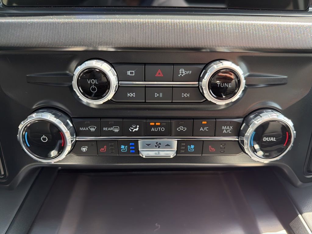 New 2026 Ford F250 Platinum image 32