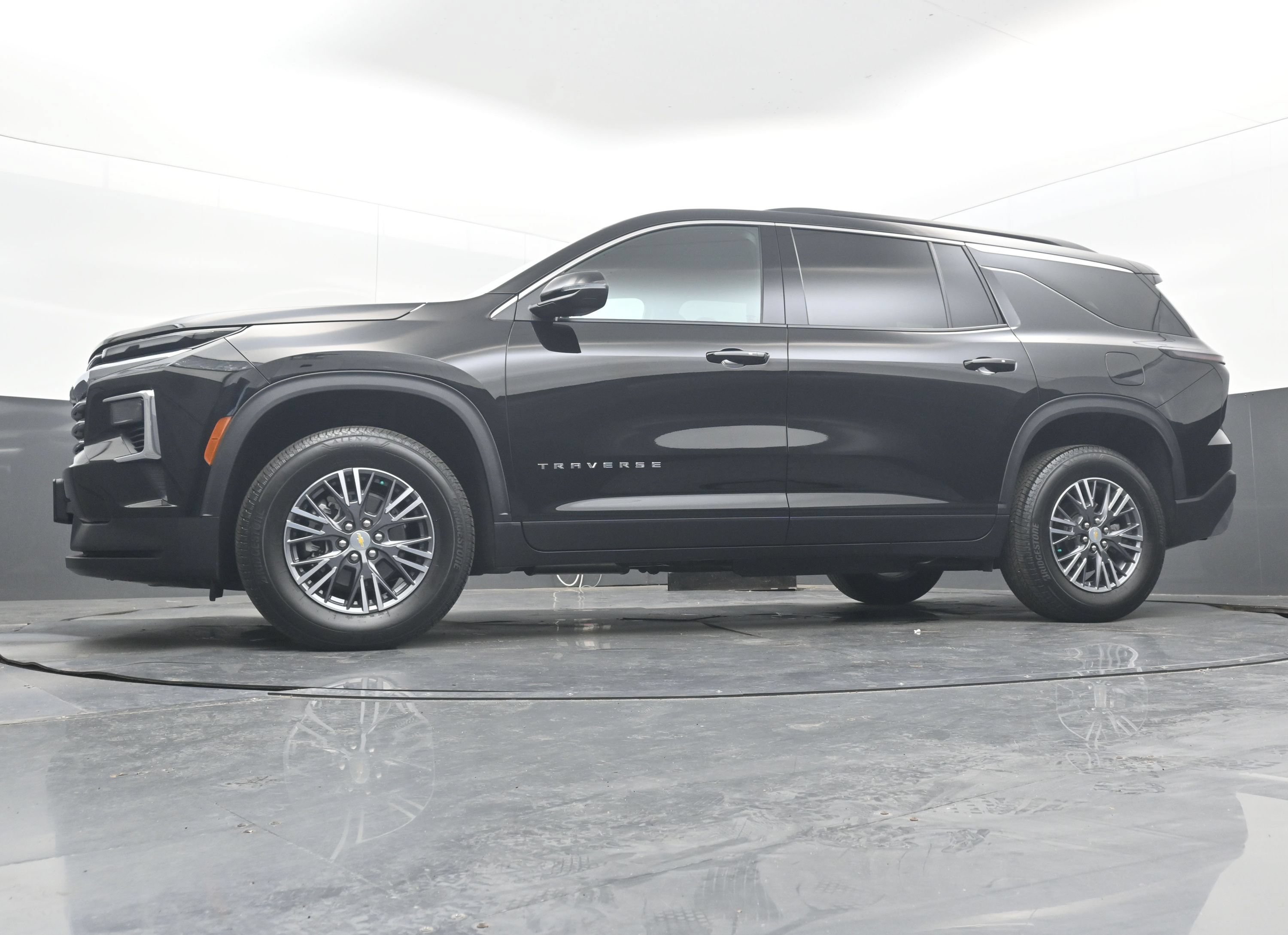 Certified 2026 Chevrolet Traverse LT FWD image 37