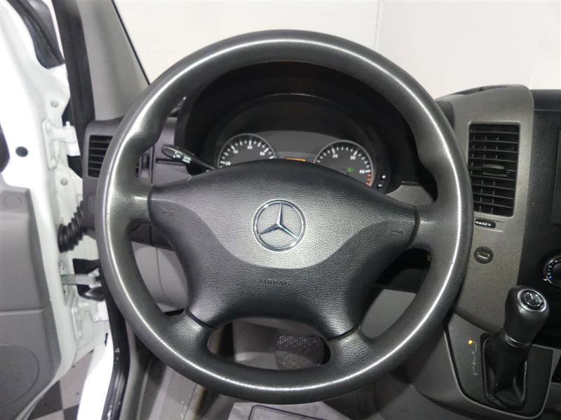 Used 2015 Mercedes-Benz Sprinter 2500 image 22