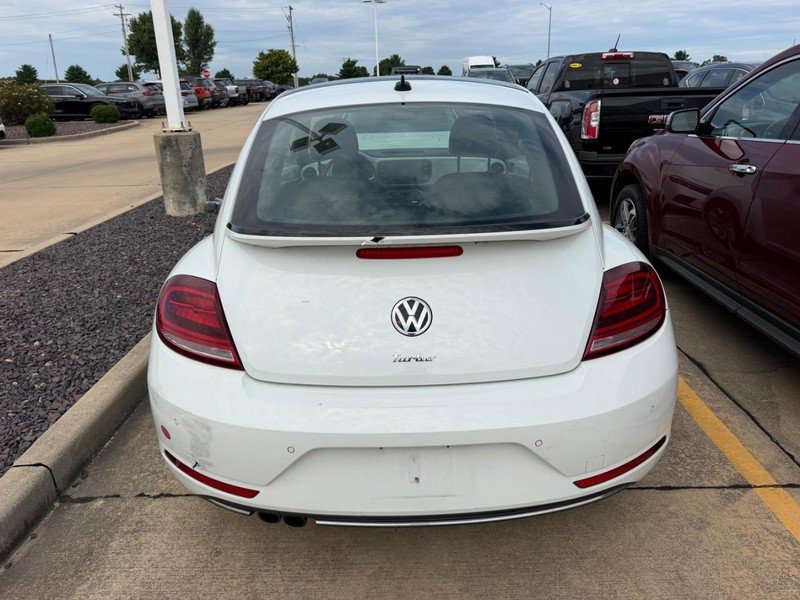 Used 2018 Volkswagen Beetle 2.0T SE FWD image 3